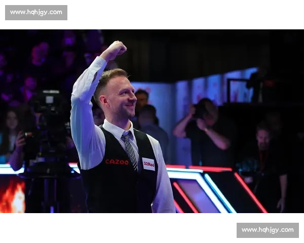 15 年圆梦！利索夫斯基携女友捧杯，与特鲁姆普相拥泪目